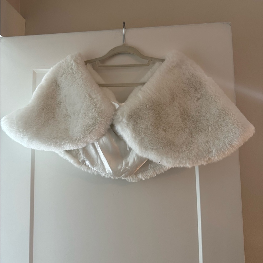 Elegant White Faux Fur Shawl